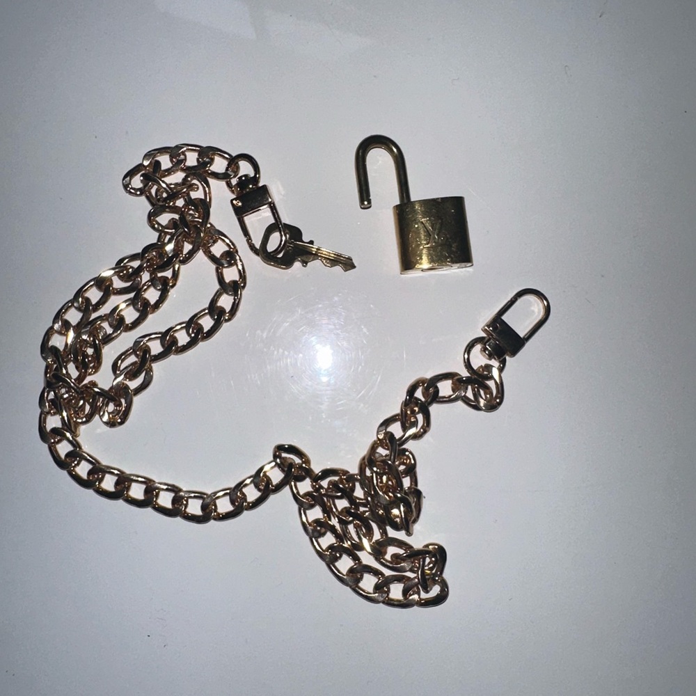 LV Lock & Key #313 - Picture 7 of 10